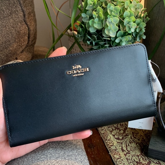 Coach Handbags - LAuthentic COACH 1941 calf leather bifold wallet/ID